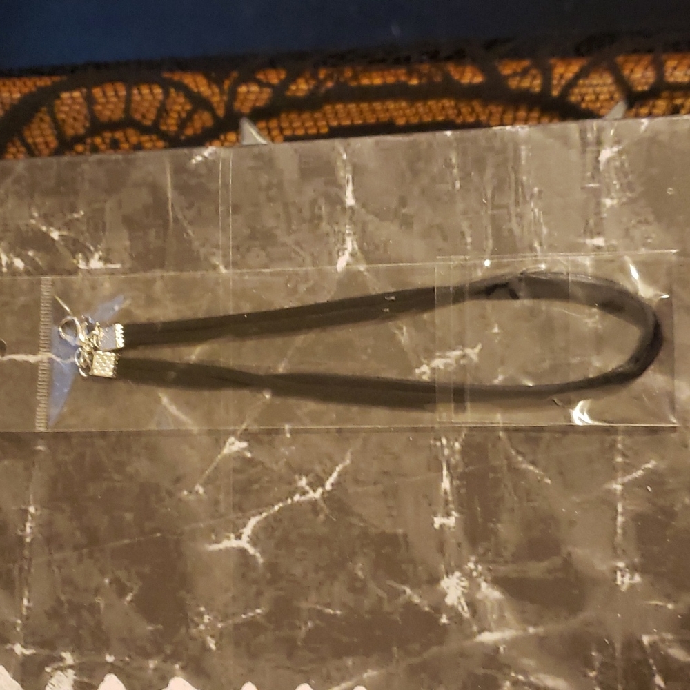 6 chokers